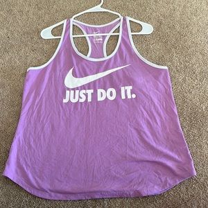 Nike top